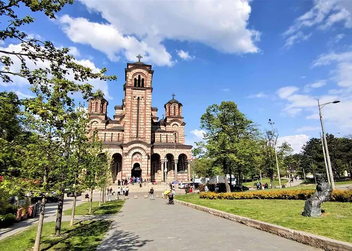 Spacious With 2 Bedrooms In Center, Near Parliament And St Marks Church アパート ベオグラード